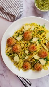pesto pasta with chicken meatballs