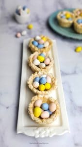 If you are looking for Easter treats, the you will love these Easter rice krispies - rice krispies nests.